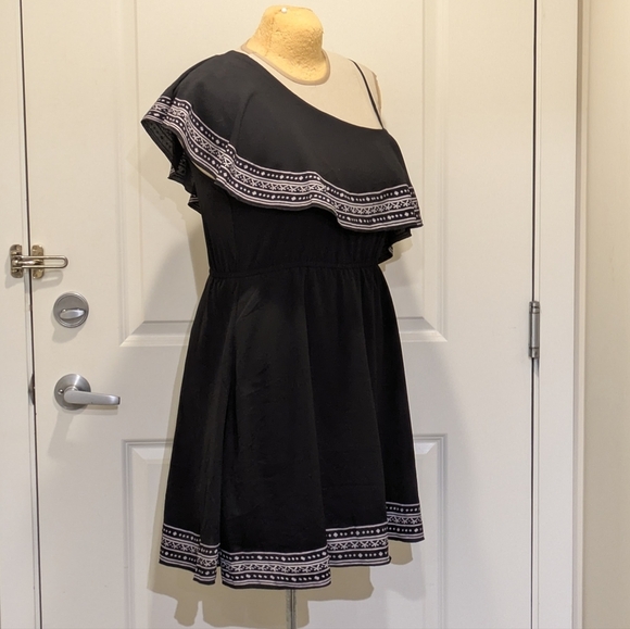 EUC Lily Fashion P One Shoulder Ruffle Top Black Mini Dress - SEE SIZE NOTES - Picture 1 of 6